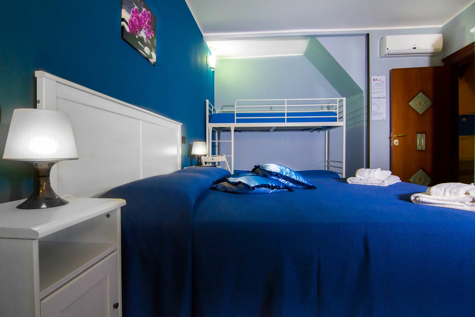 B&B Eraclio Suite Барлетта Экстерьер фото
