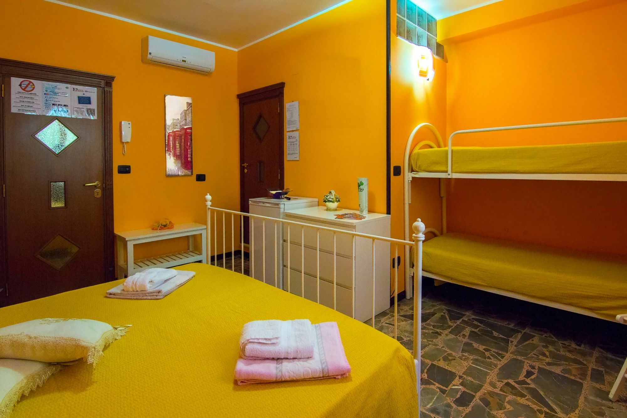 B&B Eraclio Suite Барлетта Экстерьер фото