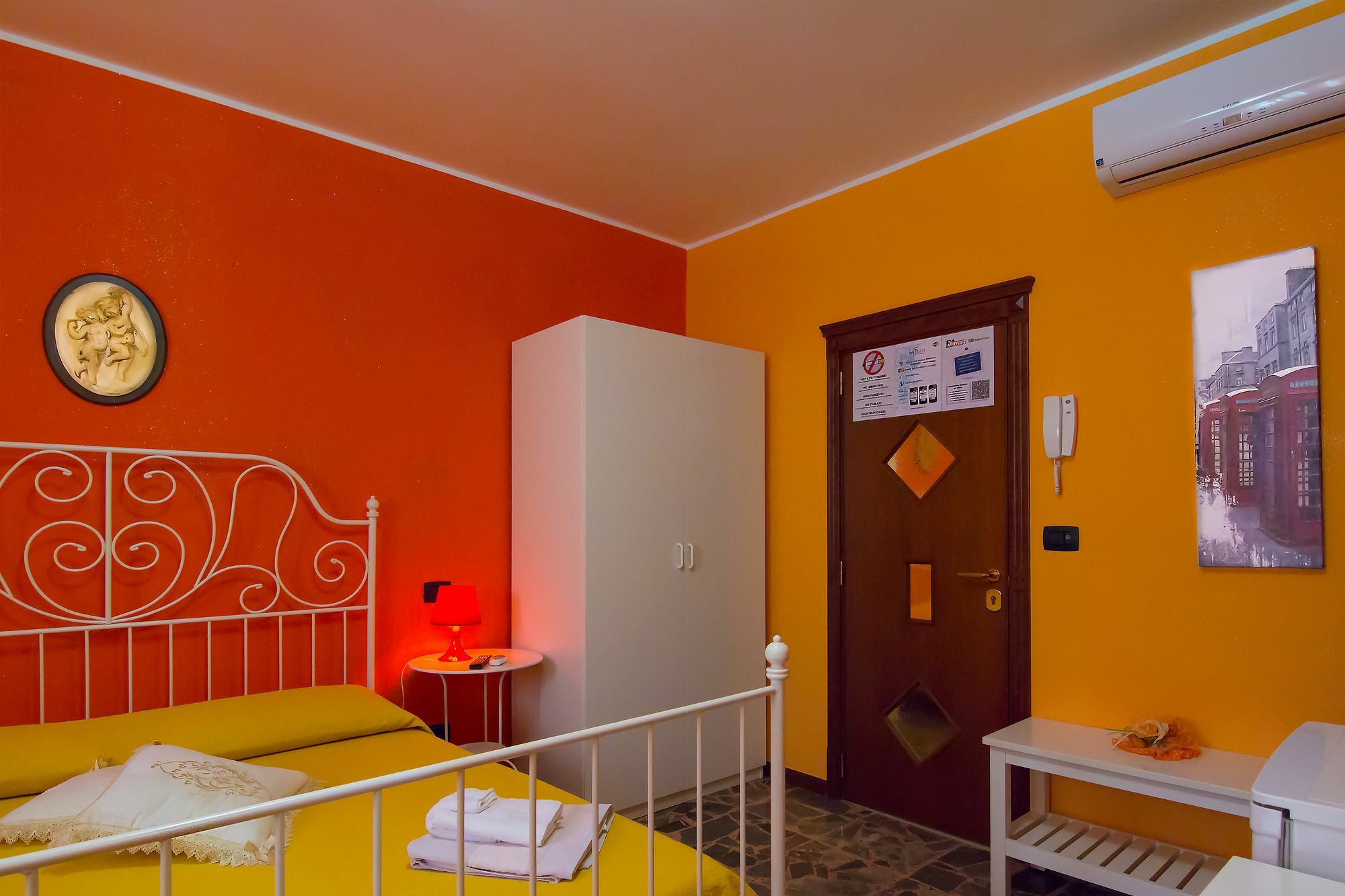 B&B Eraclio Suite Барлетта Экстерьер фото
